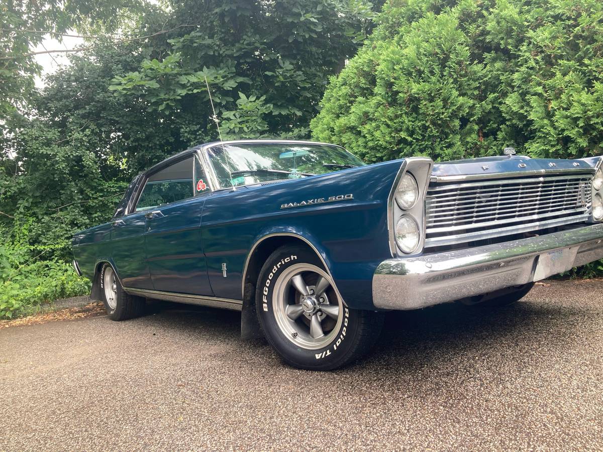 Ford-galaxie-500-1965-blue