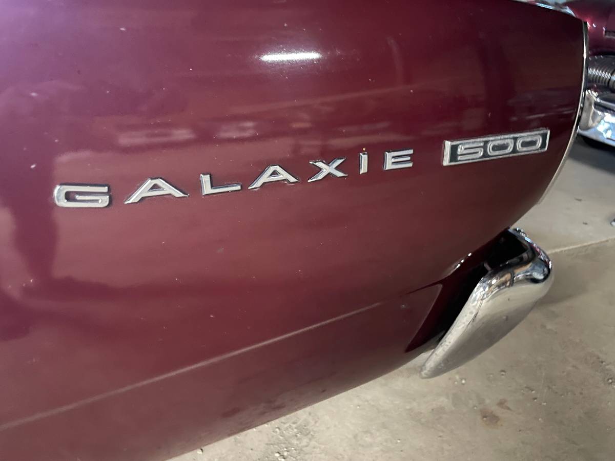 Ford-galaxie-500-1966-purple-19