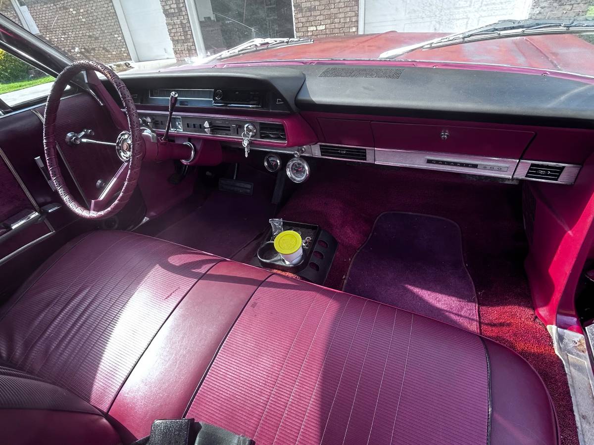 Ford-galaxie-500-1966-red-3