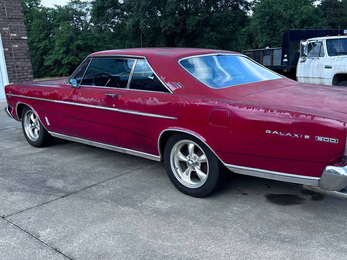 Ford-galaxie-500-1966-red