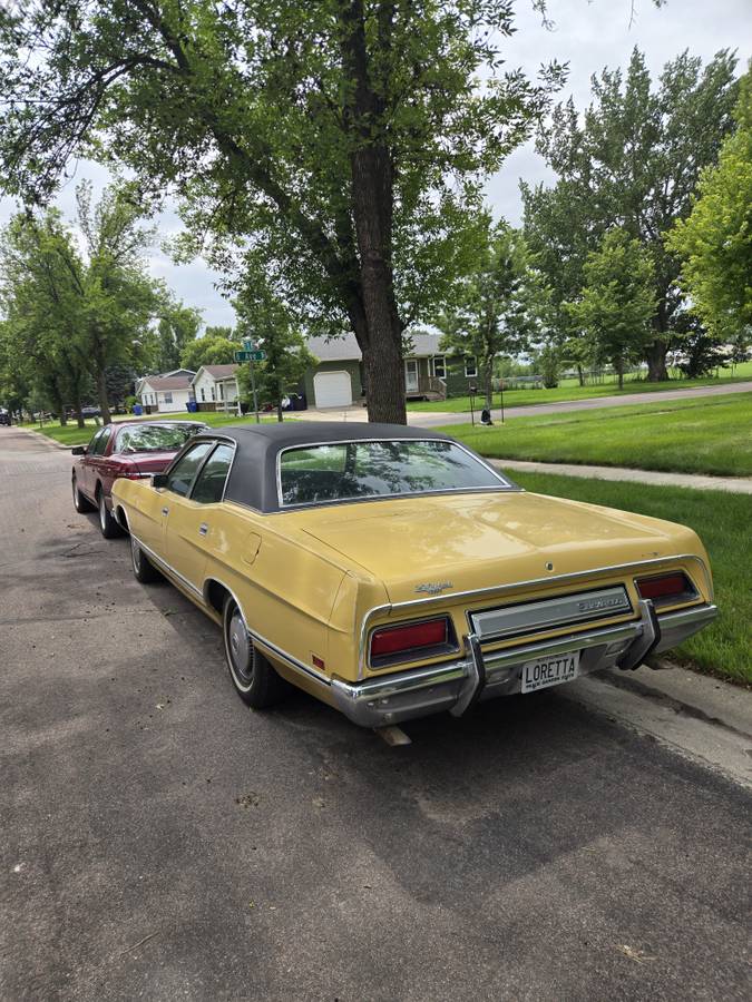Ford-galaxie-500-1971-yellow-2