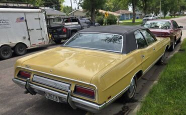Ford-galaxie-500-1971-yellow-3