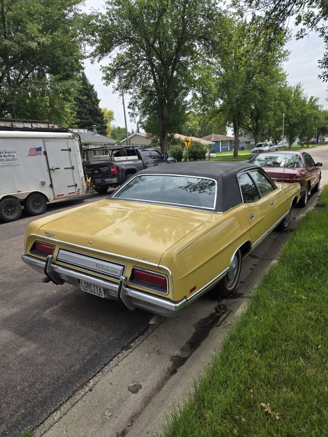 Ford-galaxie-500-1971-yellow-3