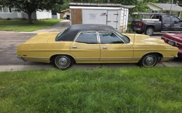Ford-galaxie-500-1971-yellow-4