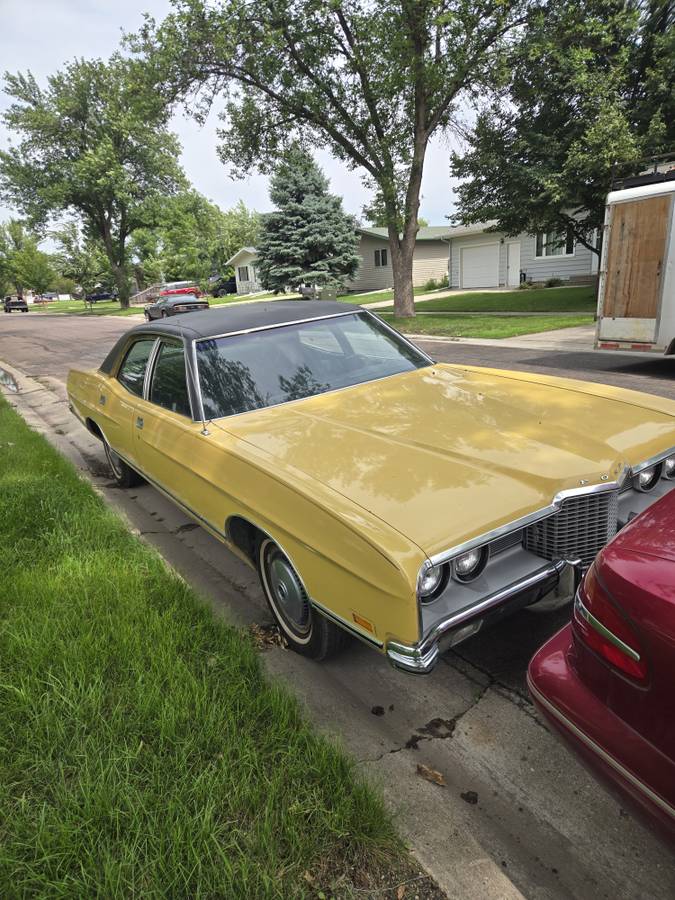 Ford-galaxie-500-1971-yellow-5