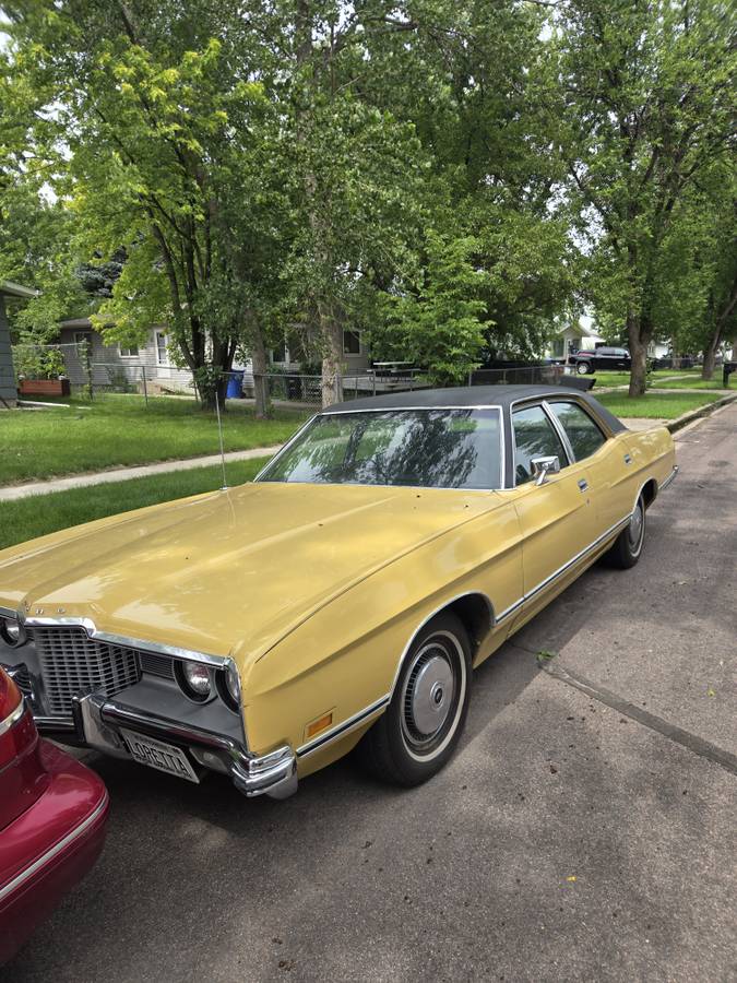 Ford-galaxie-500-1971-yellow