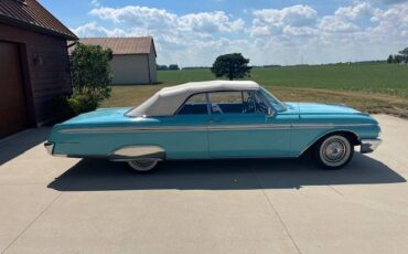 Ford-galaxie-sunliner-1962-blue-1
