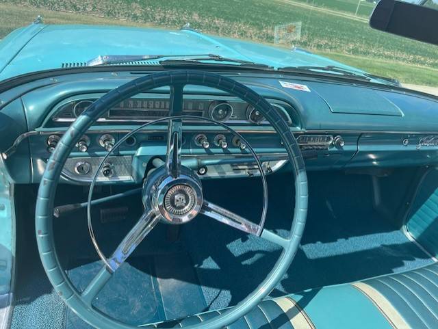 Ford-galaxie-sunliner-1962-blue-14