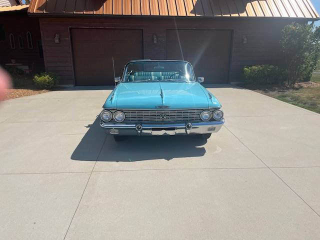 Ford-galaxie-sunliner-1962-blue-5