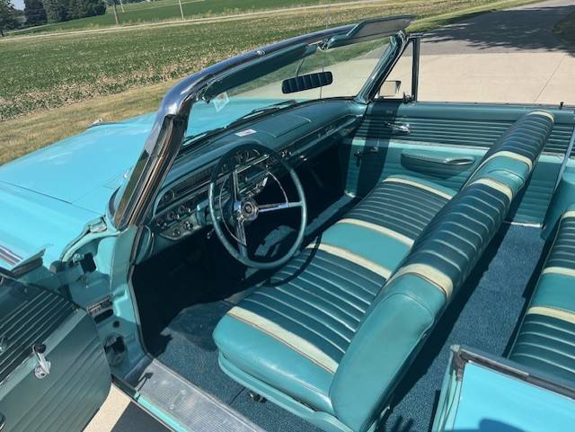 Ford-galaxie-sunliner-1962-blue-6