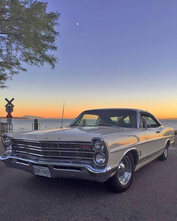 Ford-galaxie-xl-1967-white-1