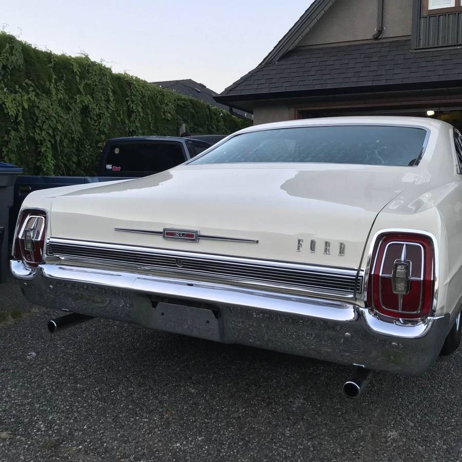 Ford-galaxie-xl-1967-white-6