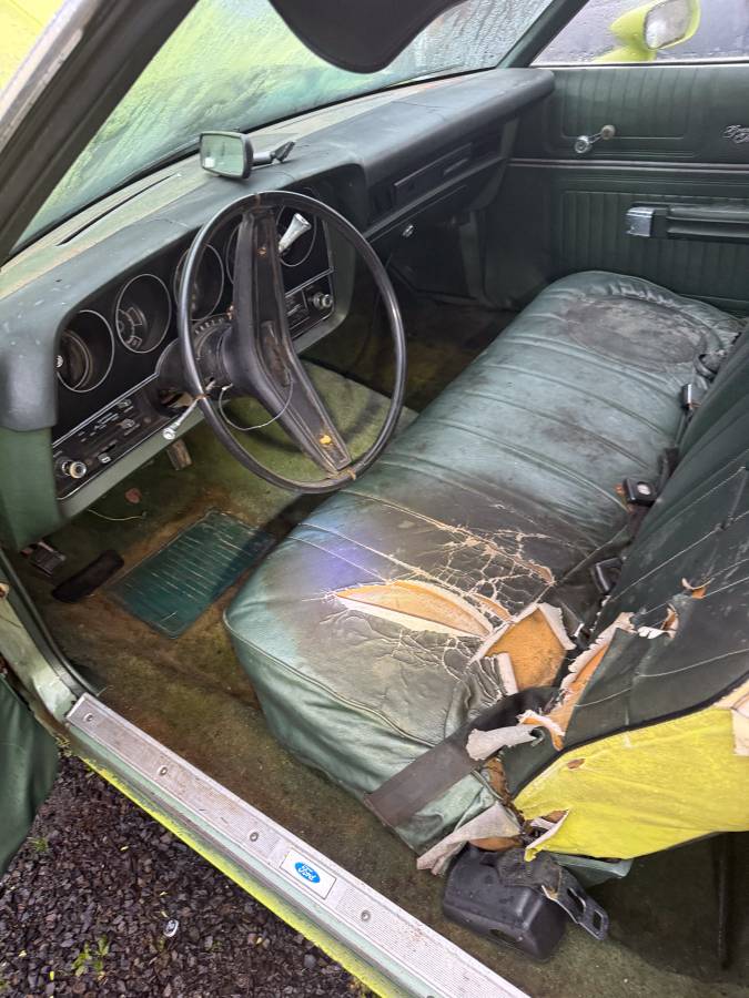 Ford-gran-torino-1972-green-15