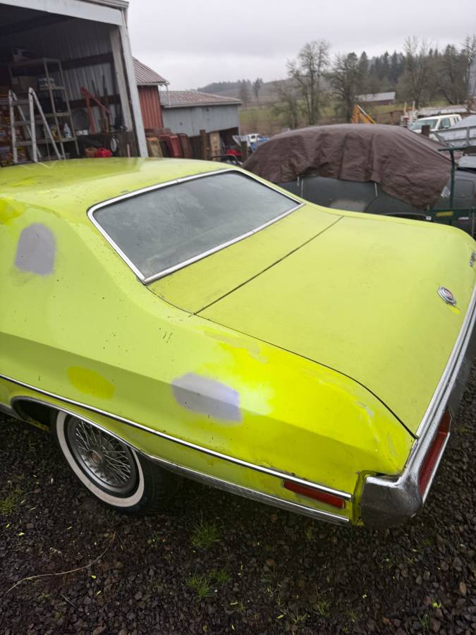 Ford-gran-torino-1972-green-2