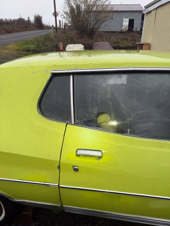 Ford-gran-torino-1972-green-3