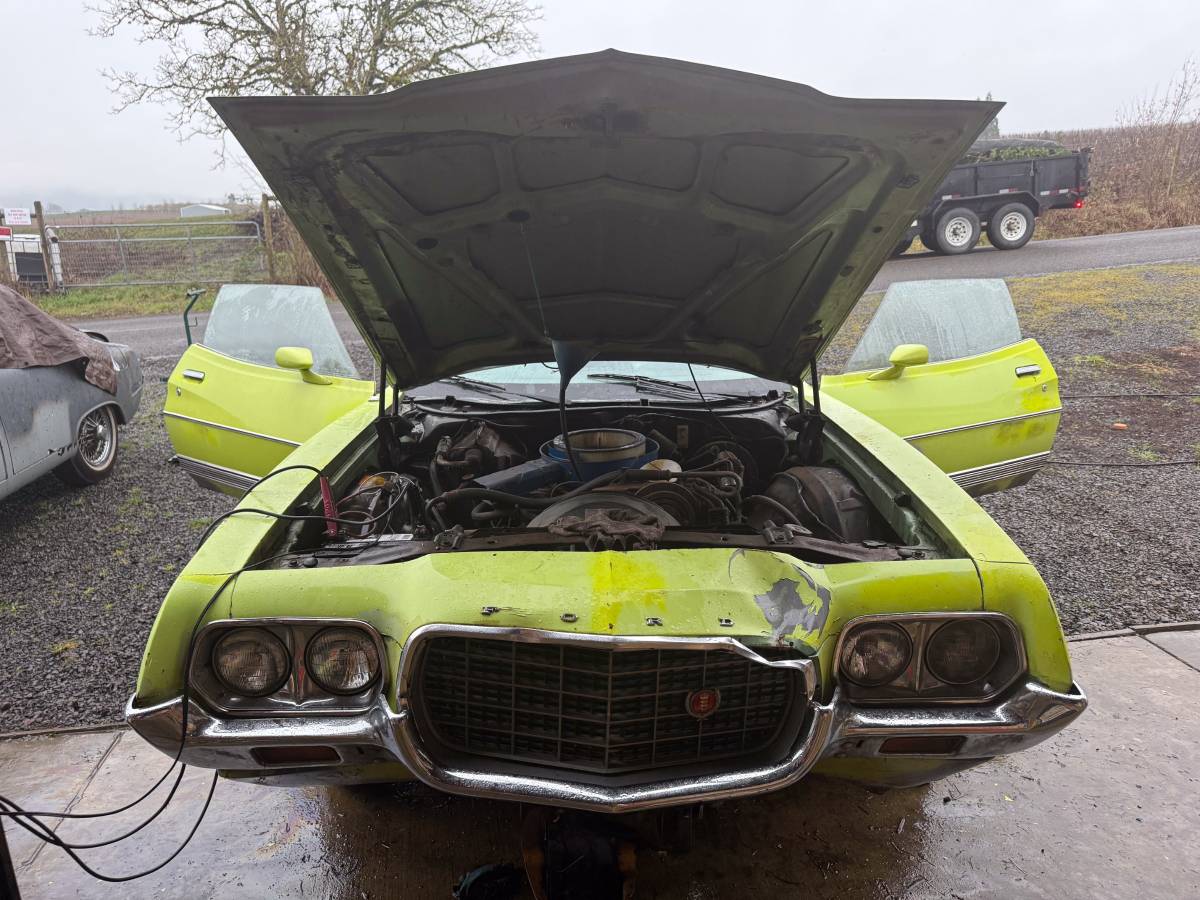 Ford-gran-torino-1972-green-7