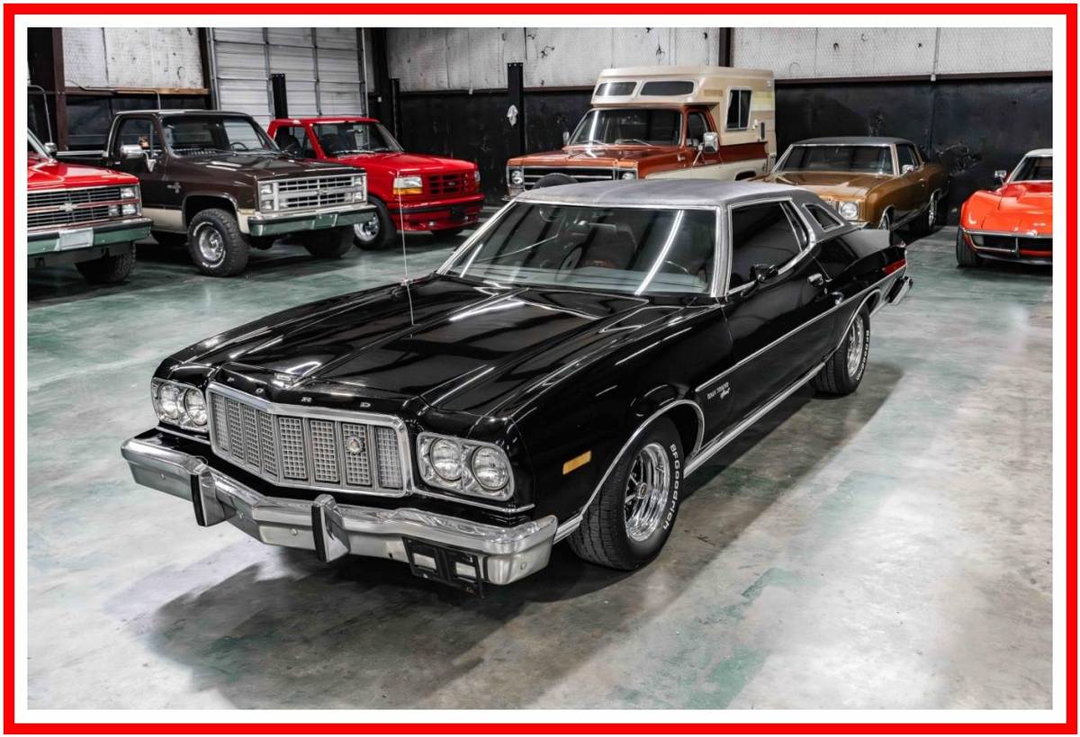 Ford-gran-torino-sport-1974-black-35