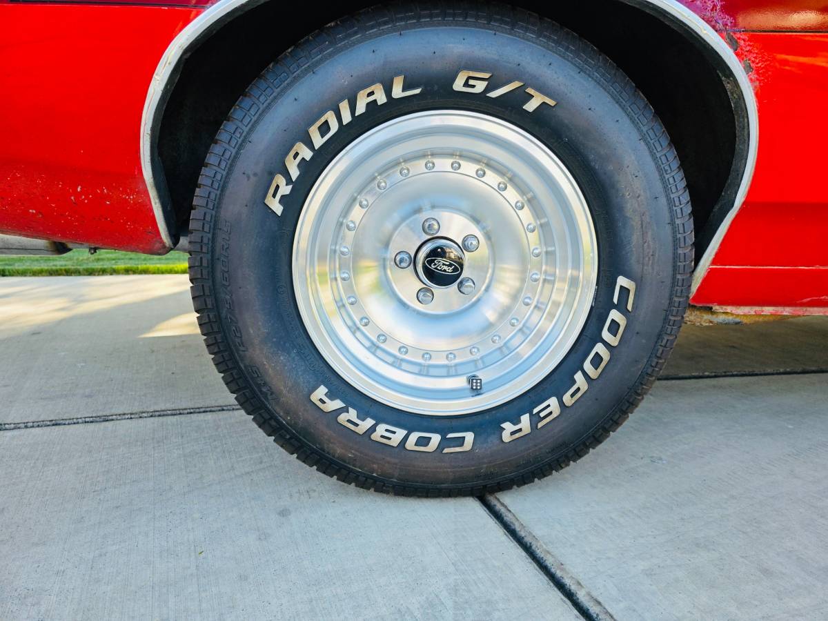 Ford-gran-torino-sport2-door-fastbacksportsroof-1972-red-3