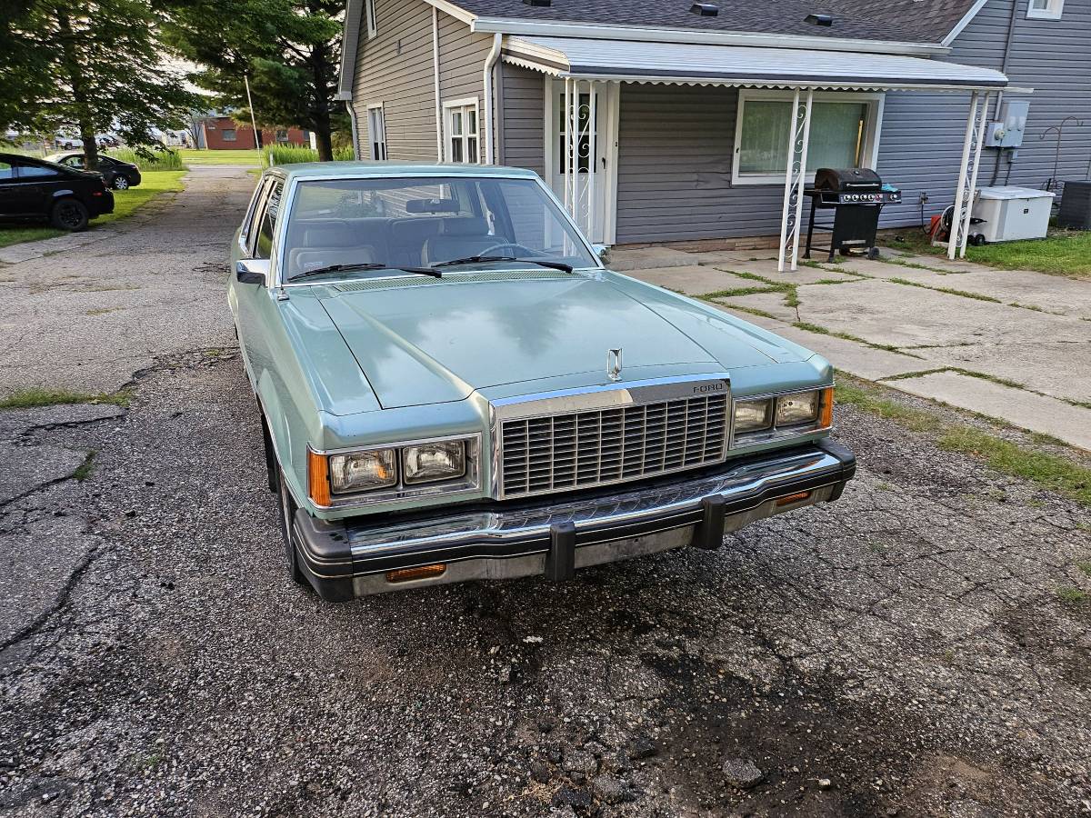 Ford-granada-1981-green-6