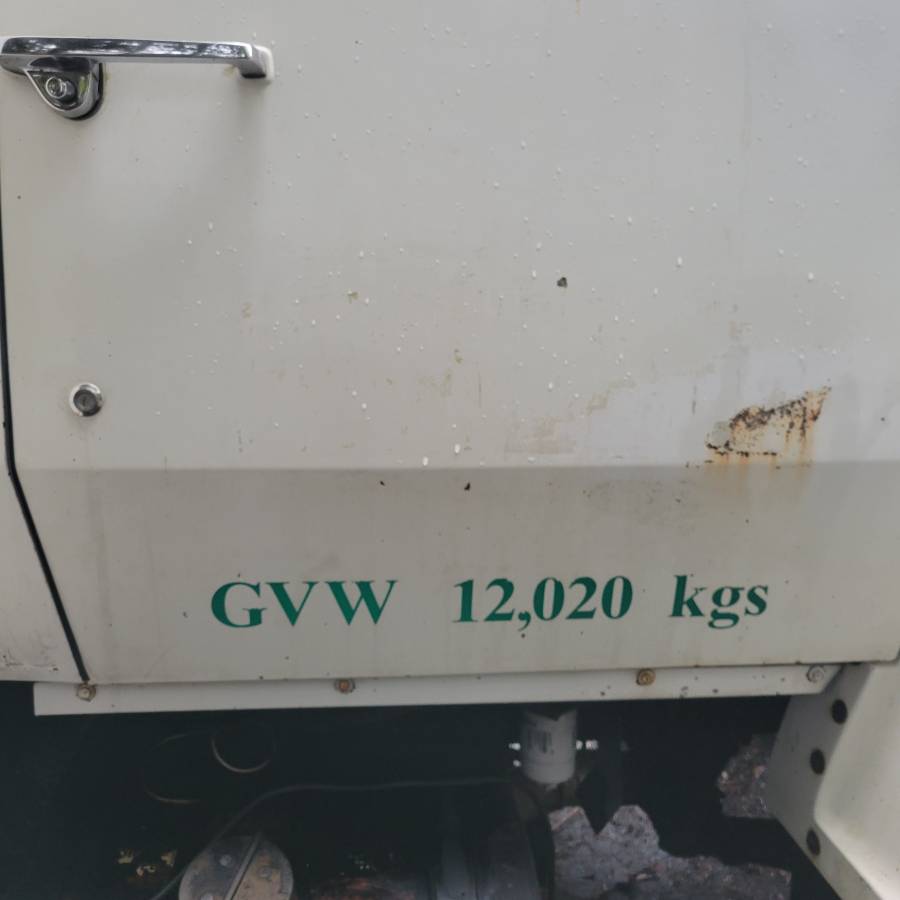 Ford-l7000-diesel-1989-white-10