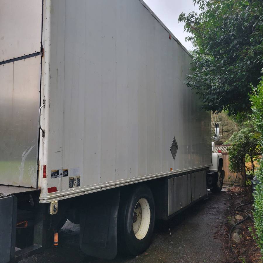 Ford-l7000-diesel-1989-white-11