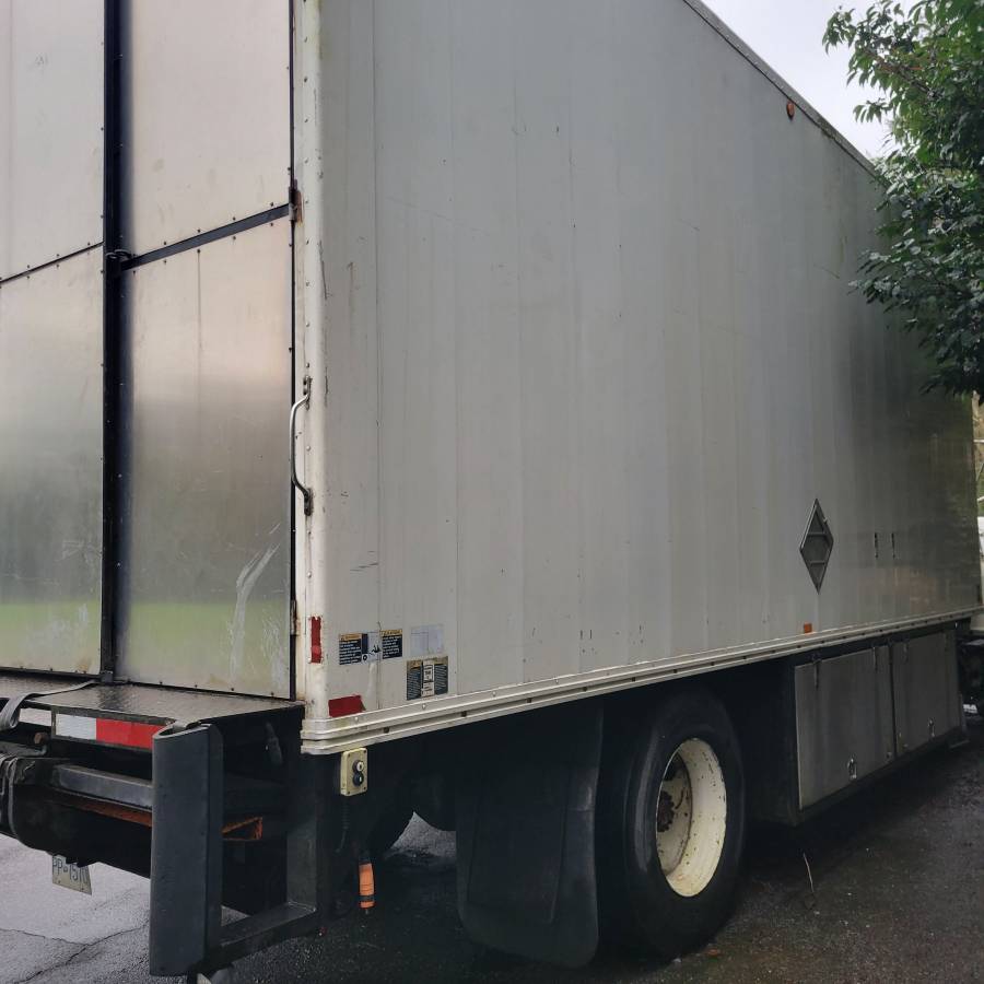 Ford-l7000-diesel-1989-white-12