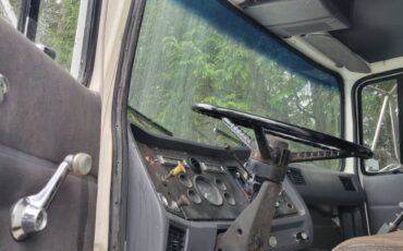 Ford-l7000-diesel-1989-white-2