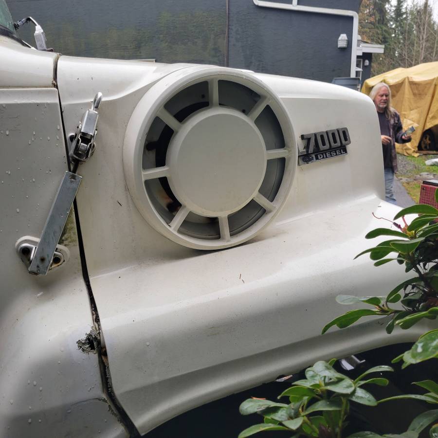 Ford-l7000-diesel-1989-white-9