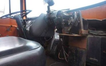 Ford-l8000-diesel-1983-orange-12