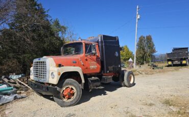 Ford-l8000-diesel-1983-orange-3