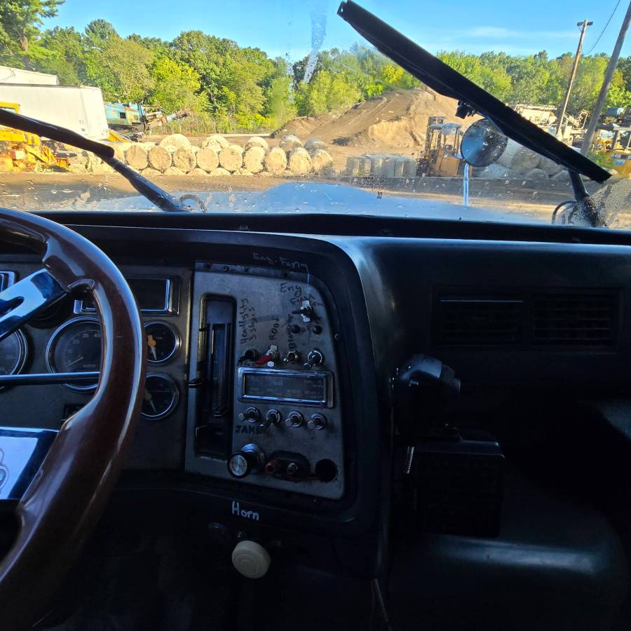 Ford-lt9000f-diesel-1995-silver-10
