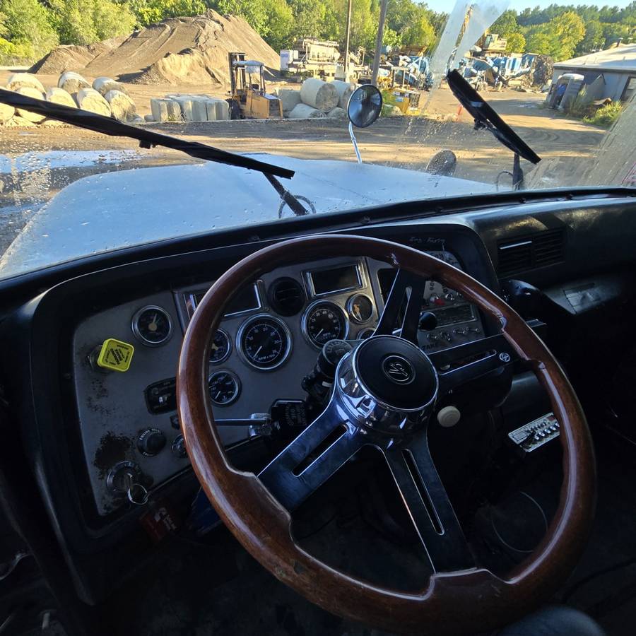 Ford-lt9000f-diesel-1995-silver-9