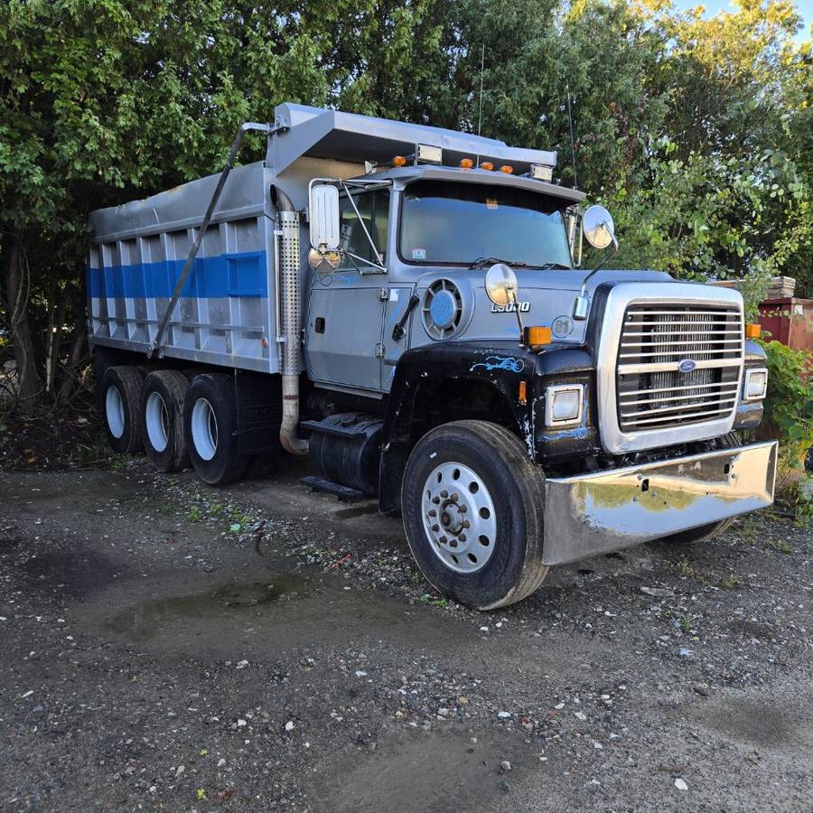 Ford-lt9000f-diesel-1995-silver