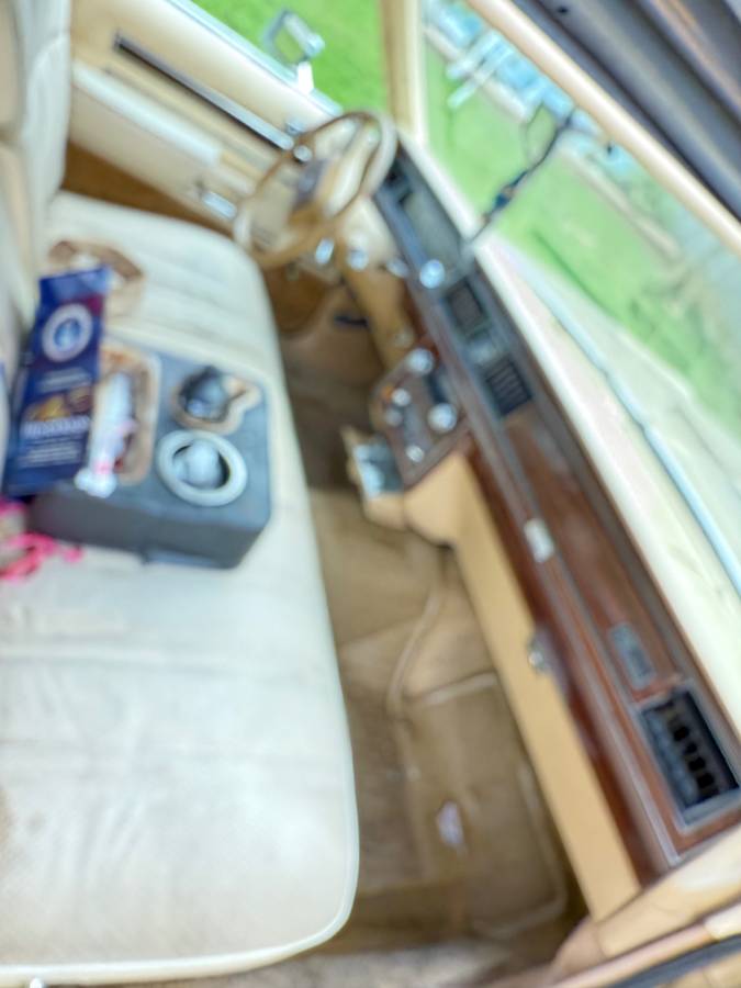 Ford-ltd-1984-custom-8