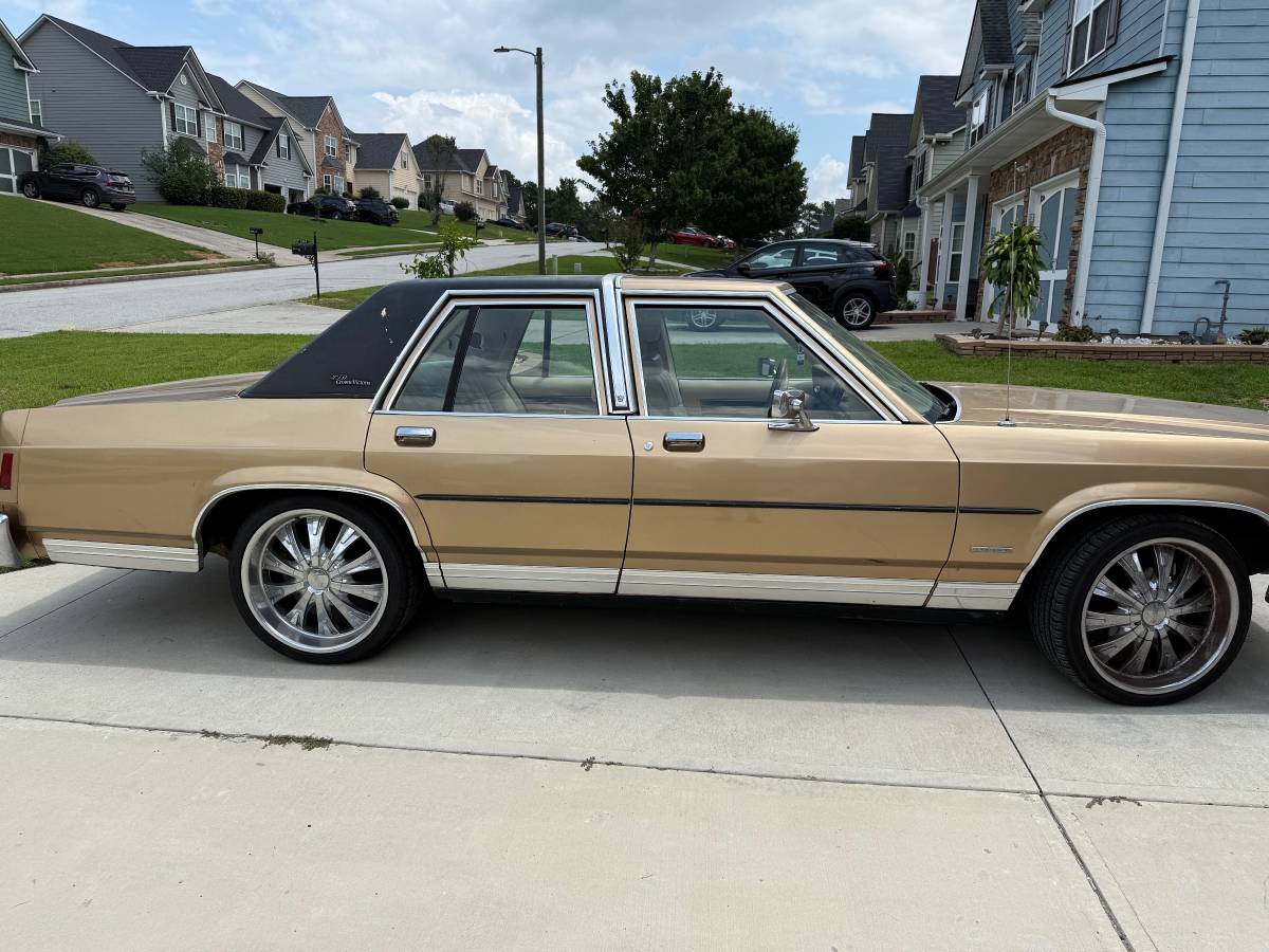 Ford-ltd-1984-custom-9