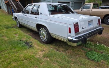 Ford-ltd-crown-victoria-1987-3