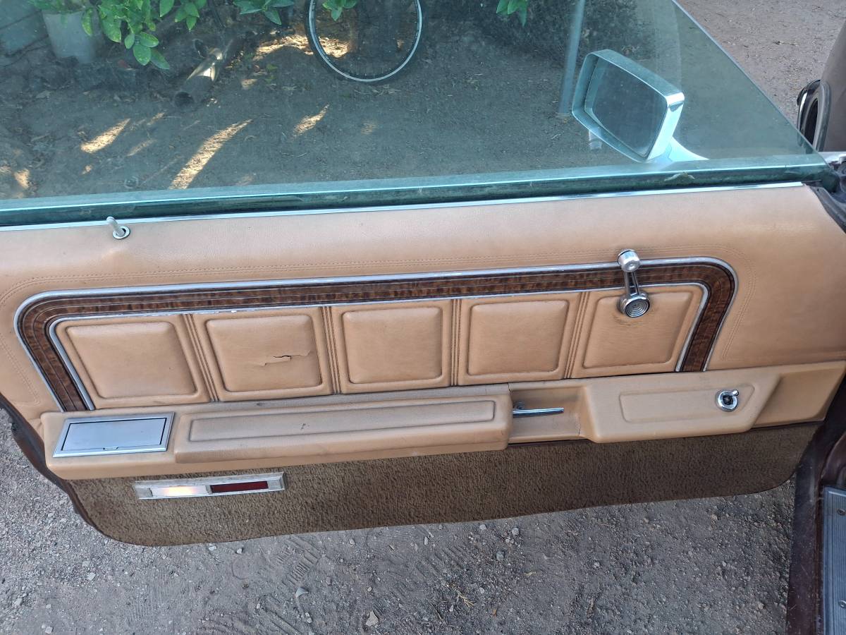 Ford-ltd-landau-1975-brown-21