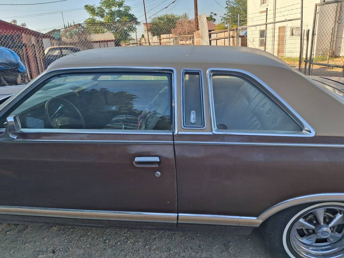 Ford-ltd-landau-1975-brown-22