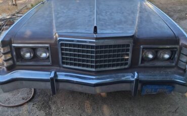 Ford-ltd-landau-1975-brown