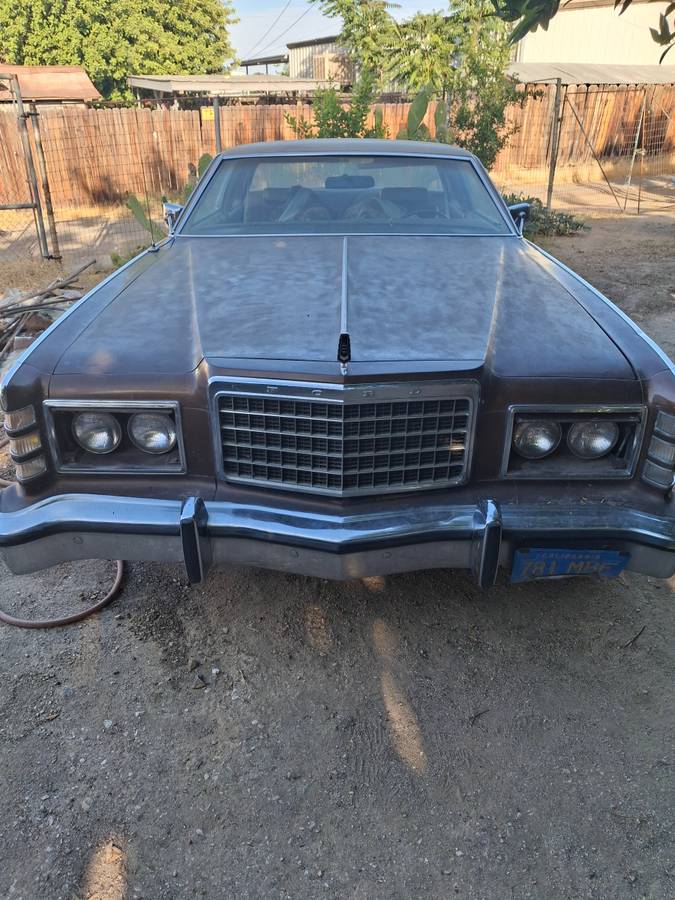 Ford-ltd-landau-1975-brown