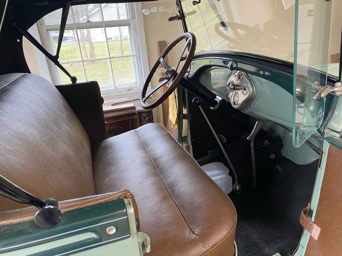Ford-model-a-1928-green-3