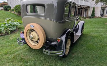 Ford-model-a-4-door-slant-window-1931-green-4