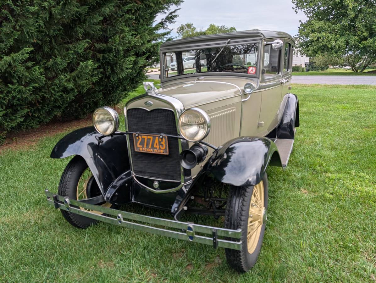 Ford-model-a-4-door-slant-window-1931-green