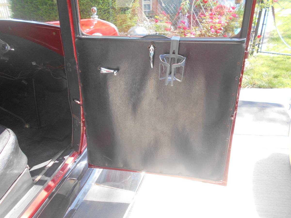 Ford-model-a-closed-cab-pickup-1930-red-3