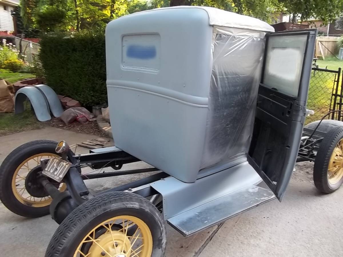 Ford-model-a-closed-cab-pickup-1930-red-4
