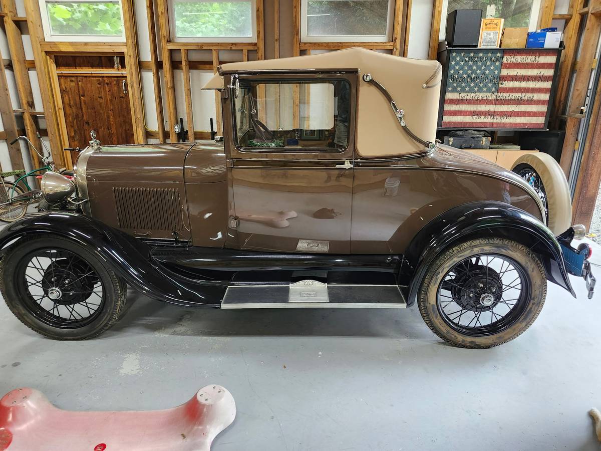 Ford-model-a-coupe-1929-brown-4