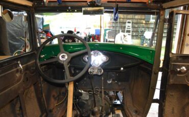 Ford-model-a-coupe-1931-green-17