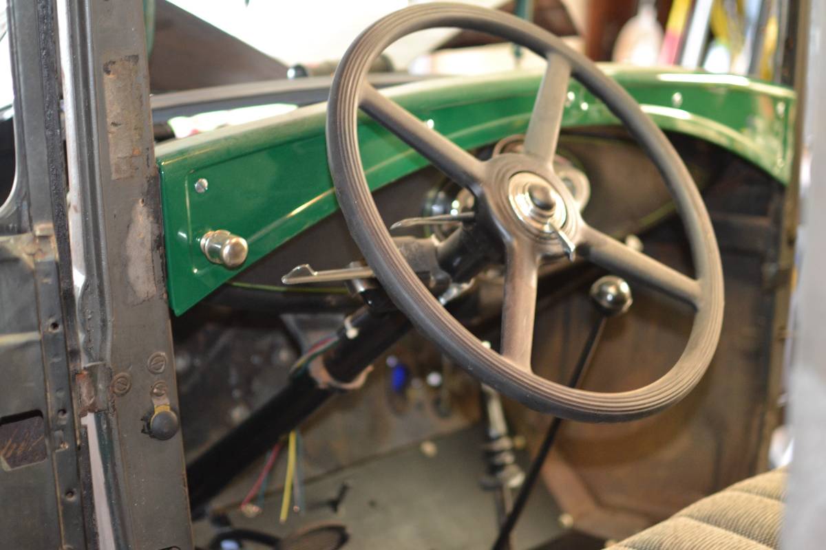 Ford-model-a-coupe-1931-green