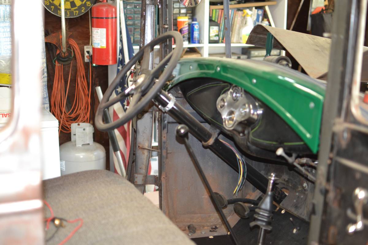 Ford-model-a-coupe-1931-green-4