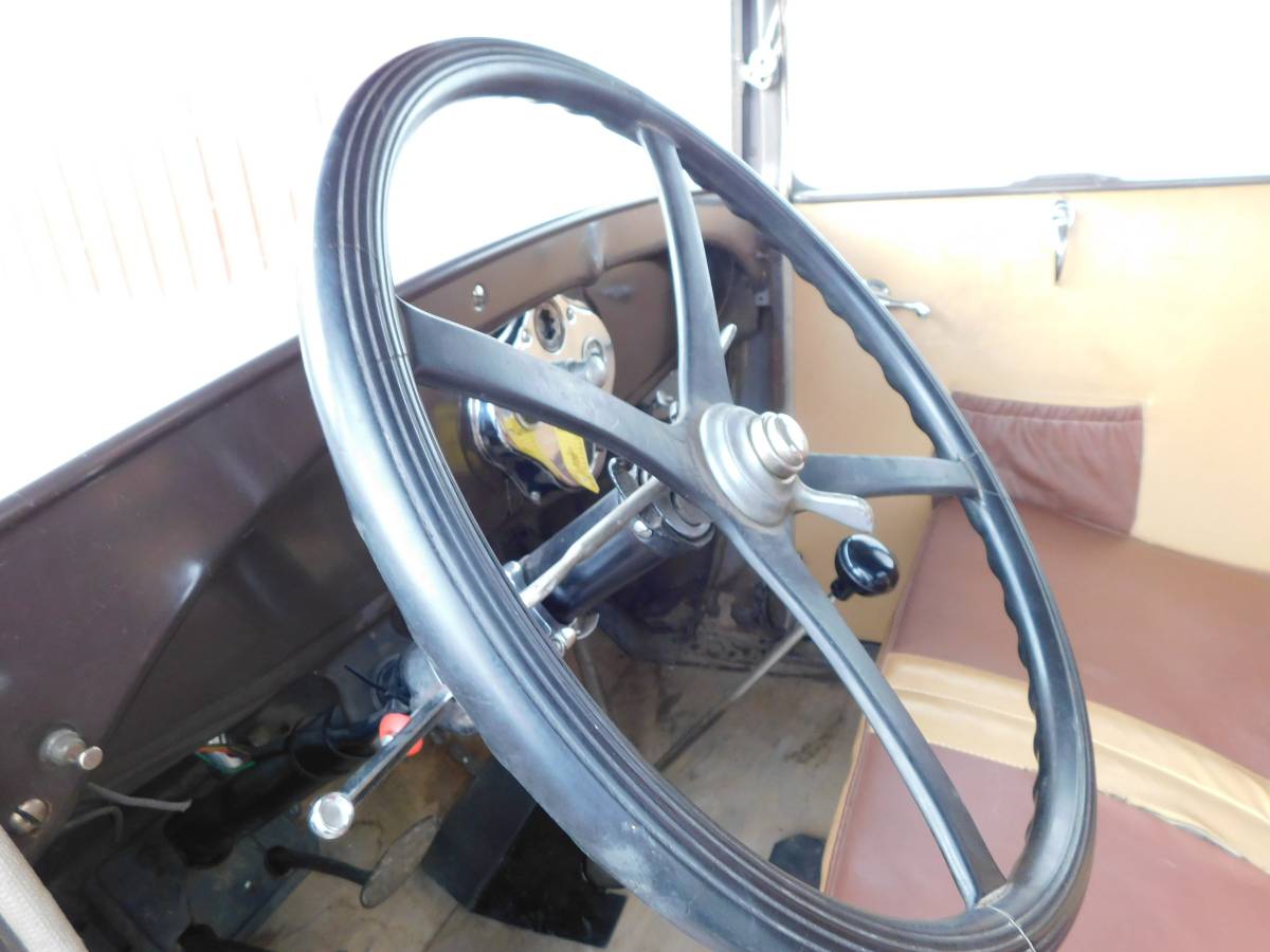 Ford-model-a-coupe.-1929-10